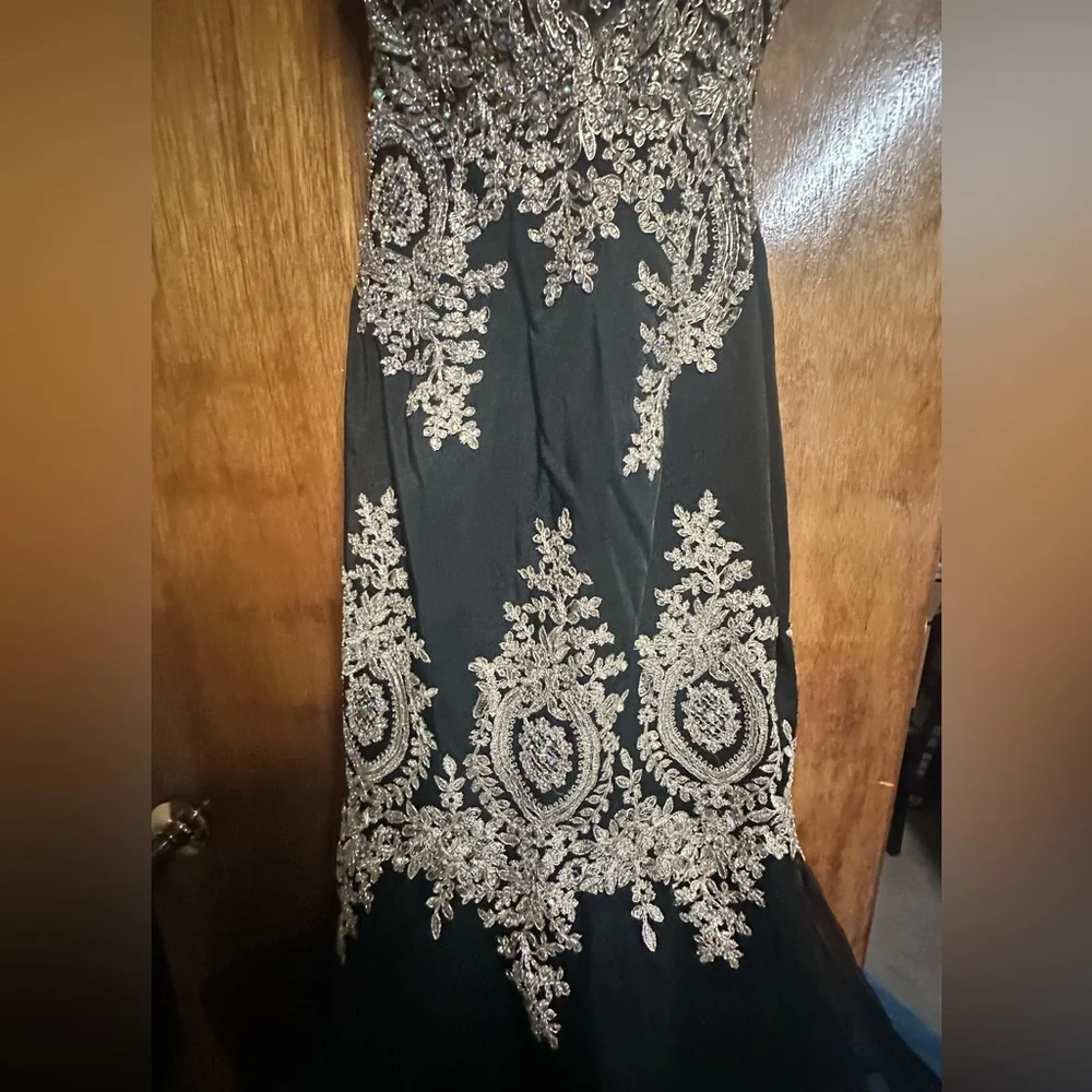 David’s Bridal Night Studio Embroidered Mermaid Gown Size 0 New wt Tags! - Picture 6 of 12